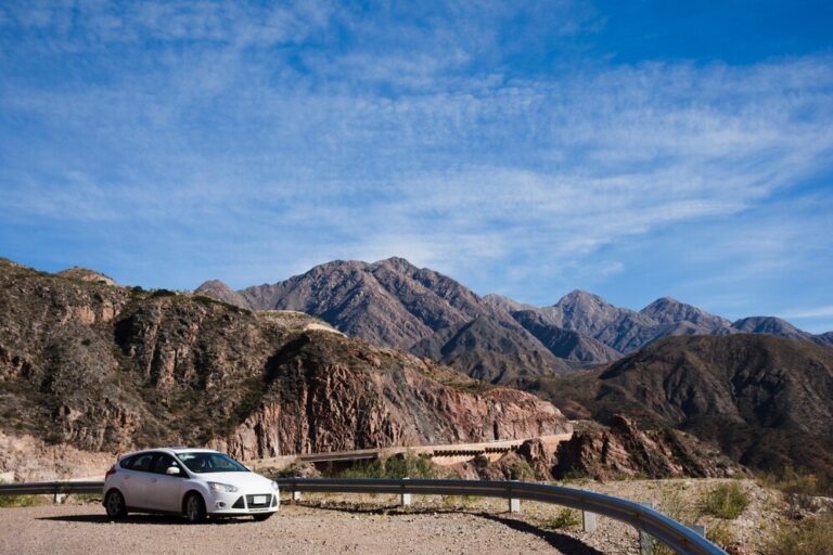A Complete Guide: Car Rentals in Pakistan for Budget Travelers
